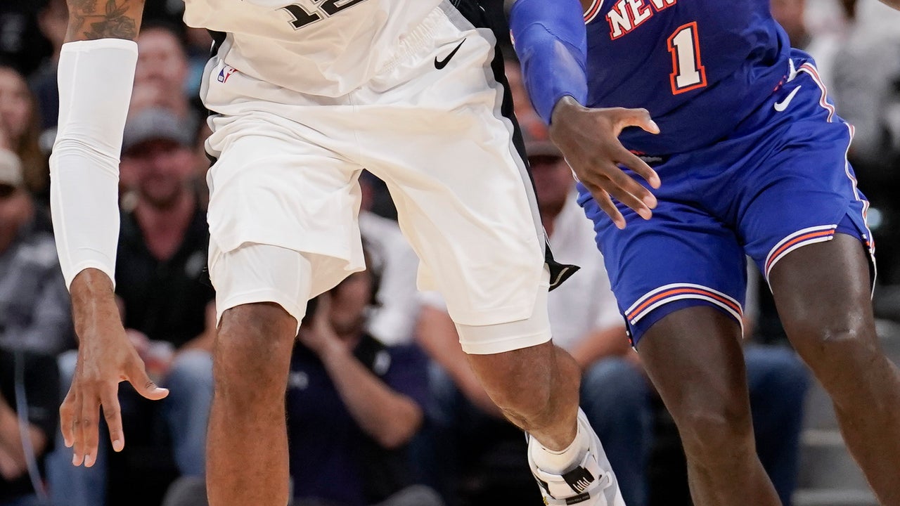 Spurs rally to top Knicks, 120-111, spoiling Barrett's debut